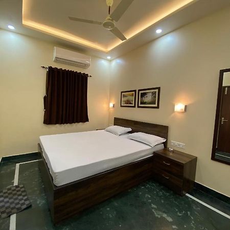 Shivam Hotels Kolkata Luaran gambar