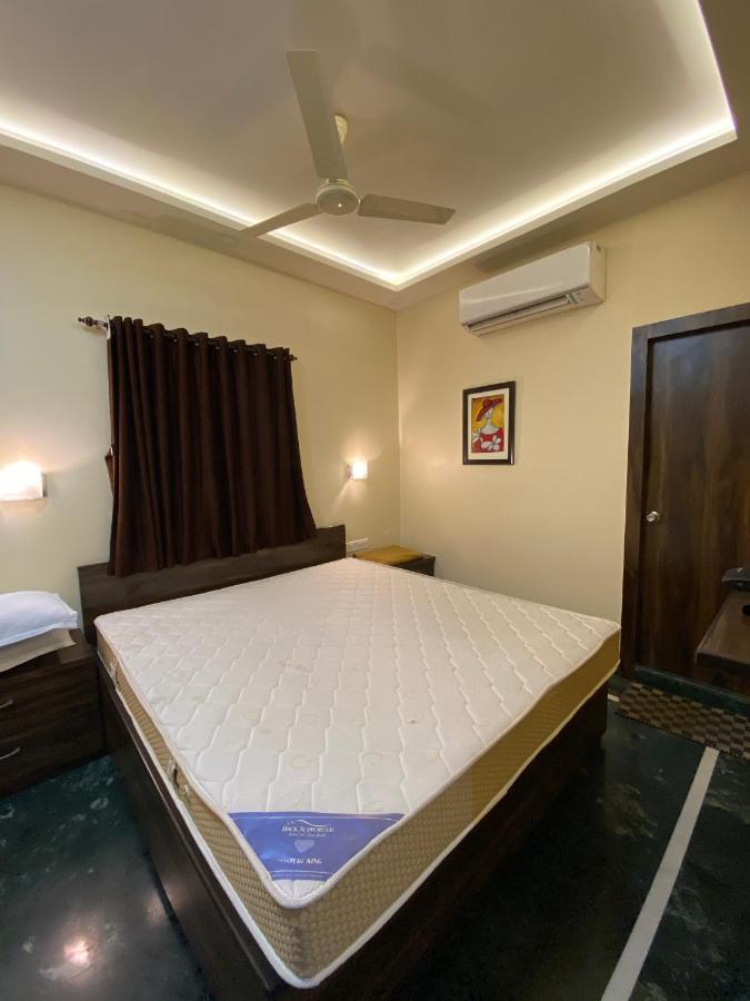 Shivam Hotels Kolkata Luaran gambar
