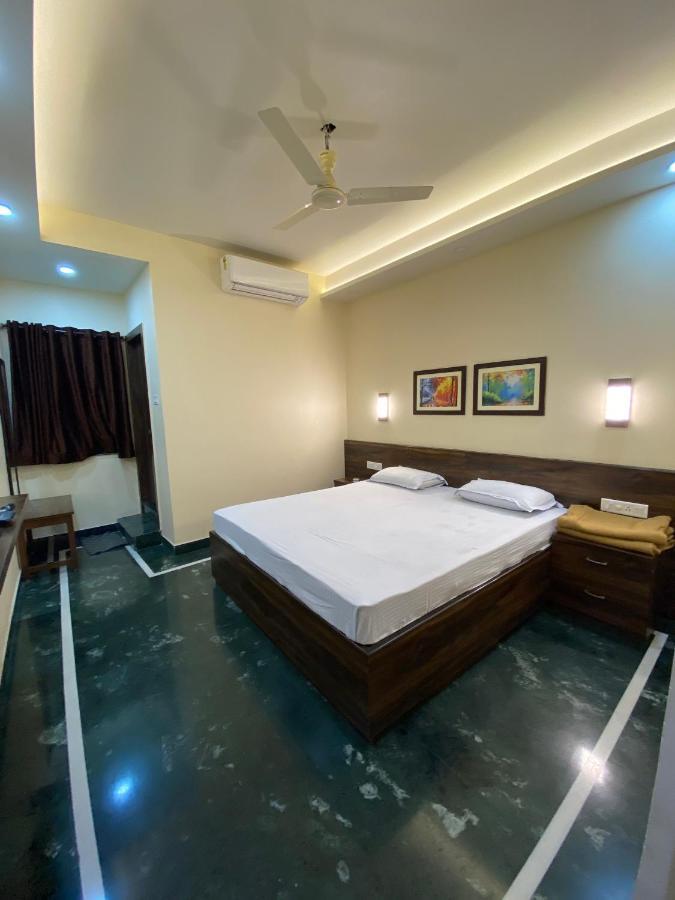 Shivam Hotels Kolkata Luaran gambar